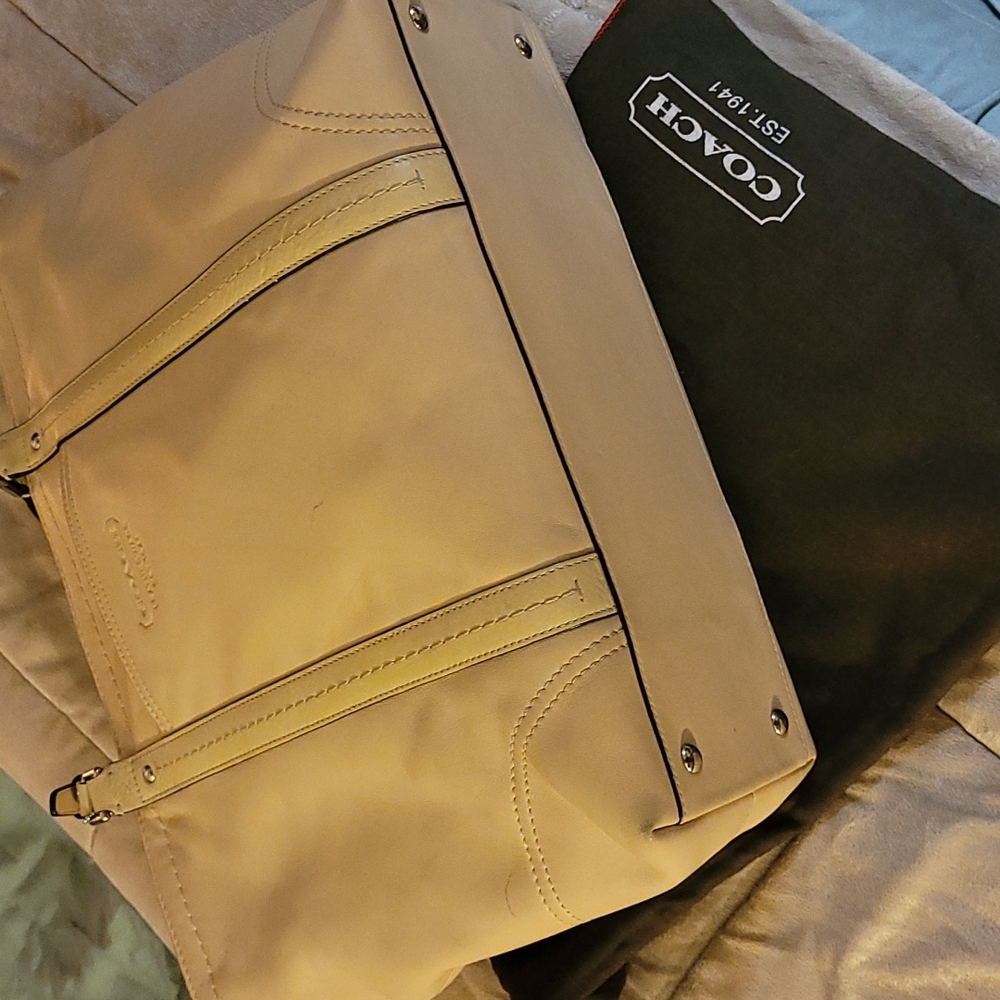 Bunde 4 30% Off,  Rare Vintage Large Coach Tote Bag